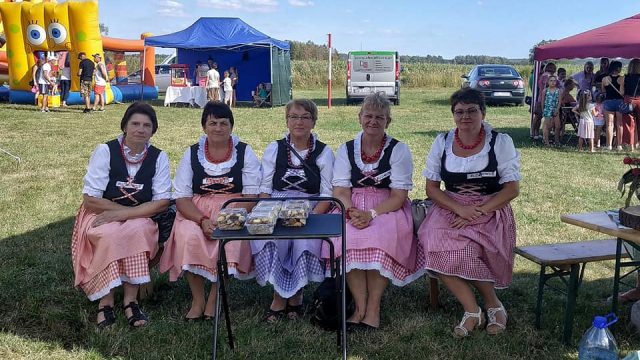 Panie z Koła Gospodyń Wiejskich w Kujakowicach Panie z Koła Gospodyń Wiejskich w Kujakowicach