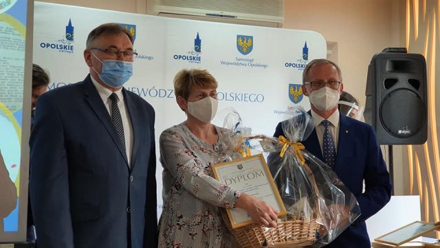 Wyróznienie - Weronika Siwy za danie Semmelknudel – kluski z czerstwej bułki z polewą owocową Wyróznienie - Weronika Siwy za danie Semmelknudel – kluski z czerstwej bułki z polewą owocową