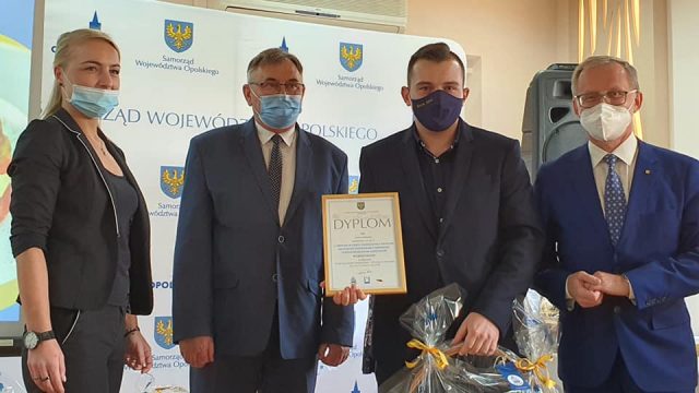 Wyróżnienie Ewelina Jabłońska, Marcin Klich, restauracja Opolanka za danie Miętus w cieście kminkowym z młodymi smażonymi ziemniakami z koperkiem i kiszonymi młodymi warzywami Wyróżnienie Ewelina Jabłońska, Marcin Klich, restauracja Opolanka za danie Miętus w cieście kminkowym z młodymi smażonymi ziemniakami z koperkiem i kiszonymi młodymi warzywami