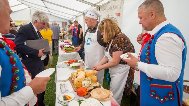 Uczestnicy konkursu "Nasze Kulinarne Dziedzictwo - Smaki Regionów" Uczestnicy konkursu "Nasze Kulinarne Dziedzictwo - Smaki Regionów"